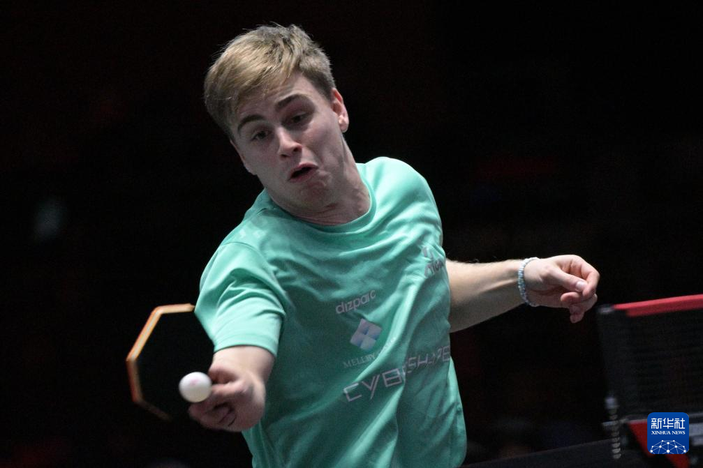 再次看到他 再次看到他